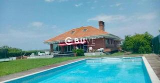 Chalet  Navajeda. Se vende villa exclusiva de 1.537 m2 en santander.