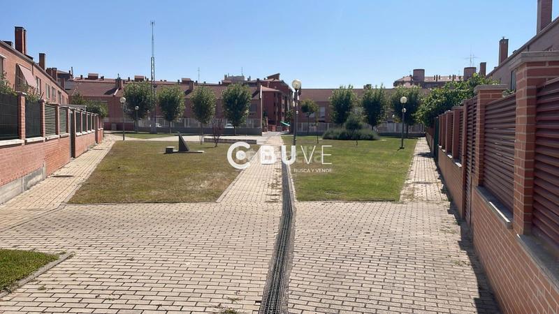Foto 0338a138-a032-4694-9b43-c6155e749218. Casa adossada amb aparcament a Parque Alameda - Paula López Valladolid
