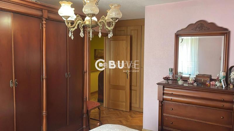 Foto c9ea3587-2fb7-4858-9b18-5b567ce73dc8. Casa adossada amb aparcament a Parque Alameda - Paula López Valladolid