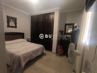 Casa adossada  Condesa carmen pizarro. Casa de pueblo 6 dormitorios 2 baños 2 plantas,gran terraza y 3