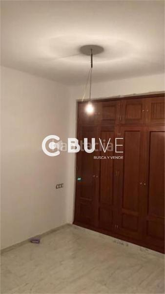 Foto d3a63ca5-6f30-4c41-9544-039a33046695. Reihenhaus mit parking in Gerena