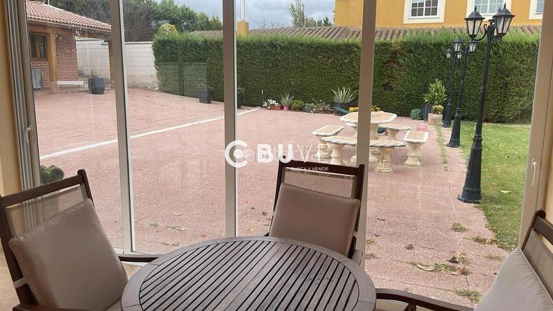 Foto c23d6d4b-2bd2-409a-9985-5f25ece1a9a4. Xalet amb calefacció aparcament piscina a Renedo de Esgueva