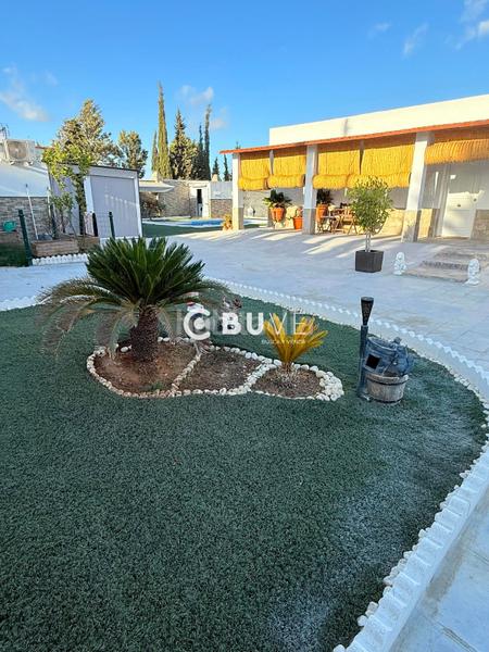 Foto 3f26fd50-09c3-4262-8b67-79ab7de3ea62. Chalet se vende chalet rústico independiente en urbanización el mulero en Utrera
