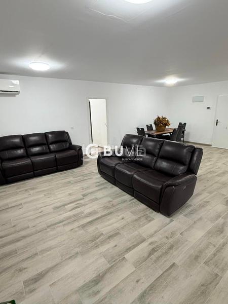 Foto 8ea59306-f280-4073-b0e7-da76cc5bbb99. Chalet se vende chalet rústico independiente en urbanización el mulero en Utrera