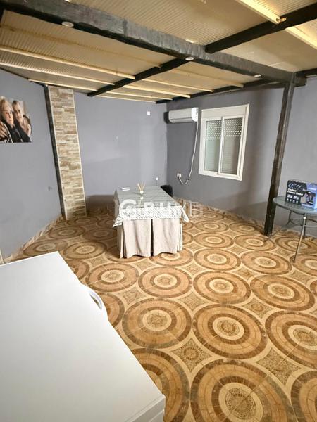 Foto b50394d8-954a-4ff9-99a9-32beb8473d0c. Chalet se vende chalet rústico independiente en urbanización el mulero en Utrera