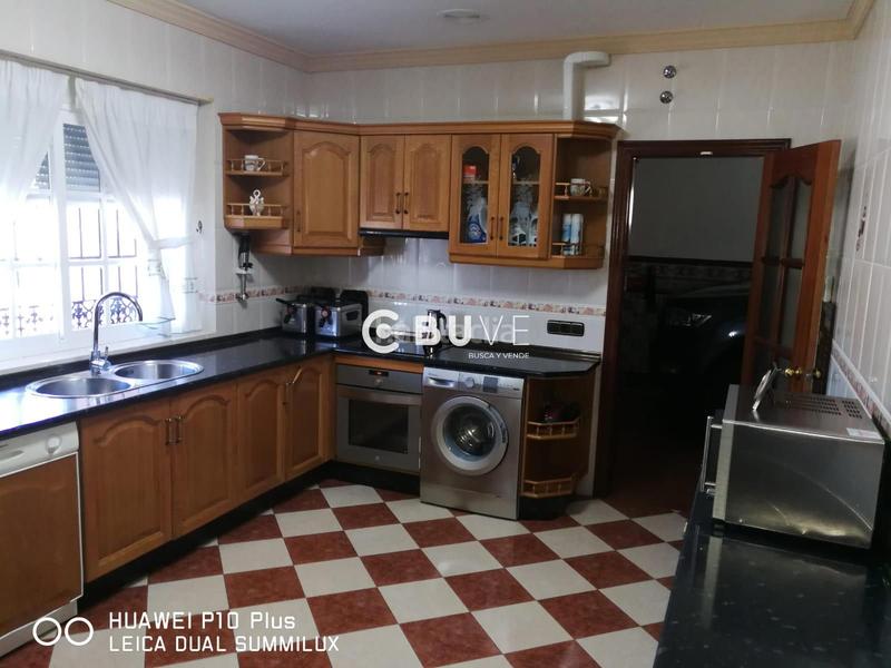 Foto 0b10f4c1-2371-46ef-af99-f5b7c489bd59. Chalet con riscaldamento parcheggio piscina in Arriate