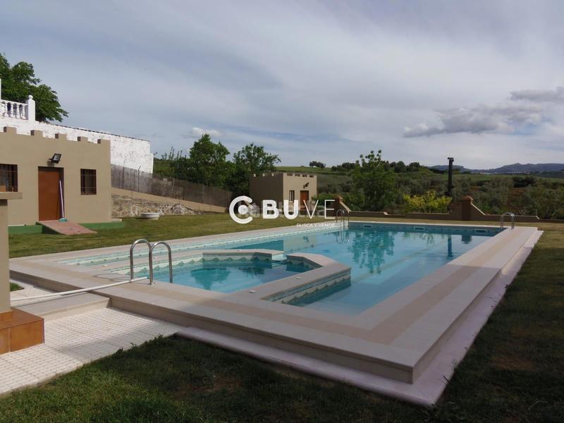 Foto 4074c849-c909-49e6-9a69-1ab58244d45a. Chalet con riscaldamento parcheggio piscina in Arriate