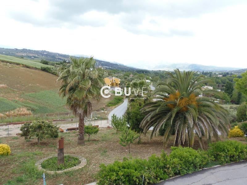 Foto 90dde49d-af33-4e81-8df1-828ad2fa9c76. Chalet con riscaldamento parcheggio piscina in Arriate