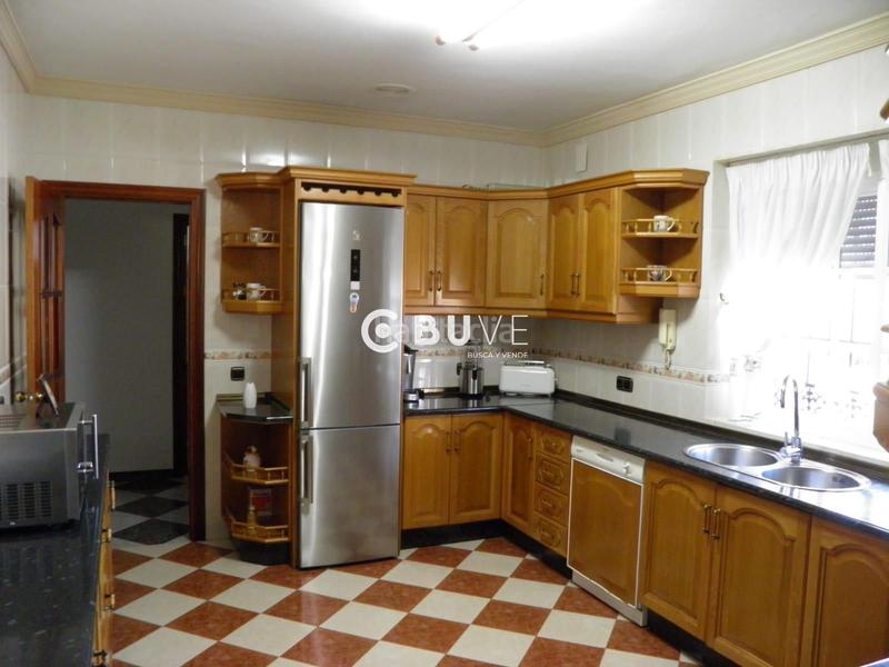 Foto b5195e9c-4bb8-452b-b6d5-95f004b418cb. Chalet con riscaldamento parcheggio piscina in Arriate