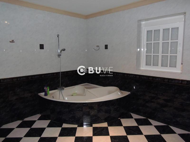 Foto d78405b0-0502-4a40-80ff-13730177e53d. Chalet con riscaldamento parcheggio piscina in Arriate