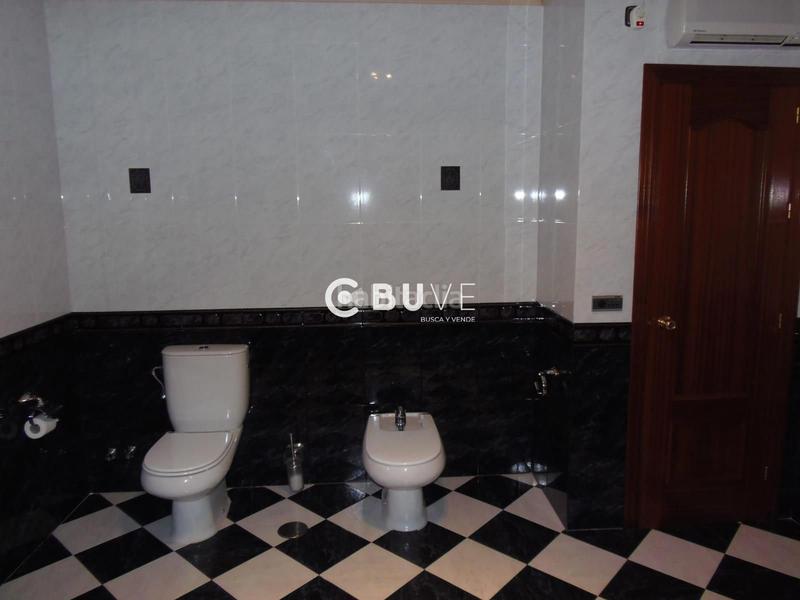 Foto e6b85ea0-b8a8-4c1c-b33a-60f03e36c863. Chalet con riscaldamento parcheggio piscina in Arriate