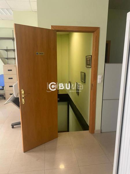 Foto 07170490-c535-4a03-bb67-46331225468e. Alquiler nave industrial se vende nave industrial en el poligono la isla, en Dos Hermanas