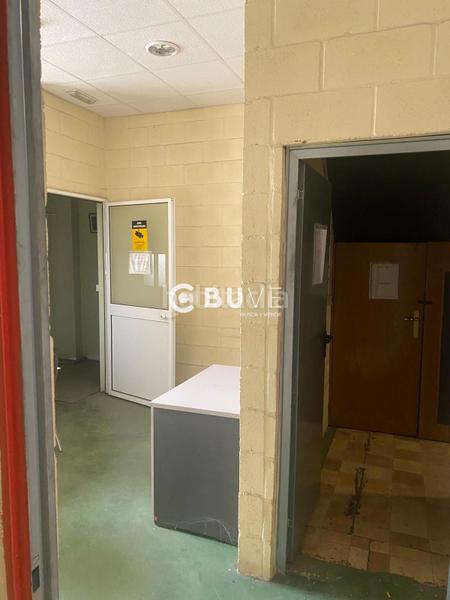 Foto 5f1a67aa-6ebd-4741-b4ac-9ec6ab6a838b. Alquiler nave industrial se vende nave industrial en el poligono la isla, en Dos Hermanas