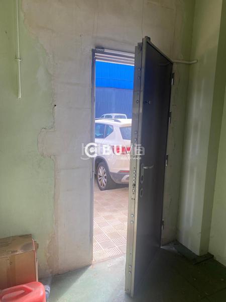 Foto b36694b0-9612-417b-a8a5-f2c42d9bf55e. Alquiler nave industrial se vende nave industrial en el poligono la isla, en Dos Hermanas