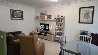 Reihenhaus  N/a. Se vende vivienda adosada de tres plantas en el centro de bargas