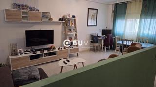 Maison jumelée  N/a. Se vende vivienda adosada de tres plantas en el centro de bargas