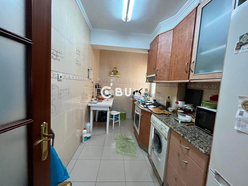 Foto e9fcab81-6961-4325-a78b-2f839ef1ea95. Flat with heating in Riazor - Visma Coruña (A)