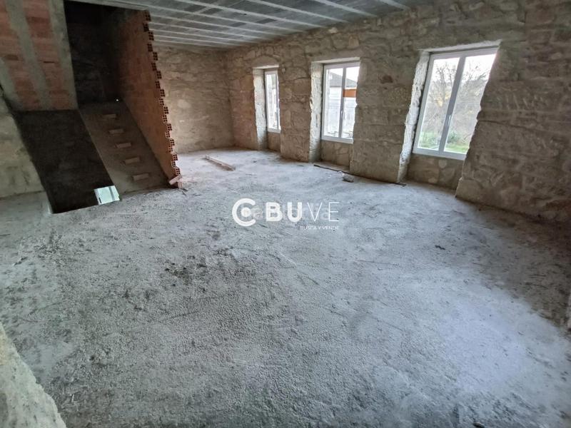 Foto a880f1ef-548b-4b04-ab07-abb9543e914e. Casa se vende casa para reformar en castro, en Rois