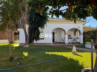 Xalet  Colibri. Buve vende chalet independiente en chiclana de la frontera