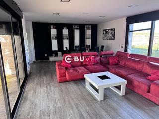 Chalet  Poligono. Se vende chalet de 5 habitaciones en argamasilla de calatraba