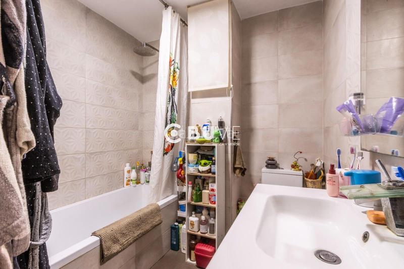 Foto 94abf60a-4750-43fd-98d4-60315b9af324. Piso en Roc Blanc Terrassa