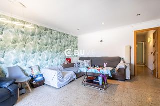 Etagenwohnung  N/a. En terrassa