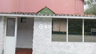 Haus  Pousadoiro abaixo. Se vende casa con pub en ortigueira  a coruña