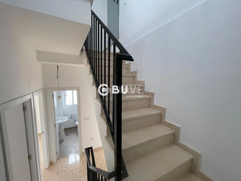 Foto a06865fb-a533-410a-8ec6-50a47b65b6a5. Casa adossada amb aparcament a Almonte Almonte