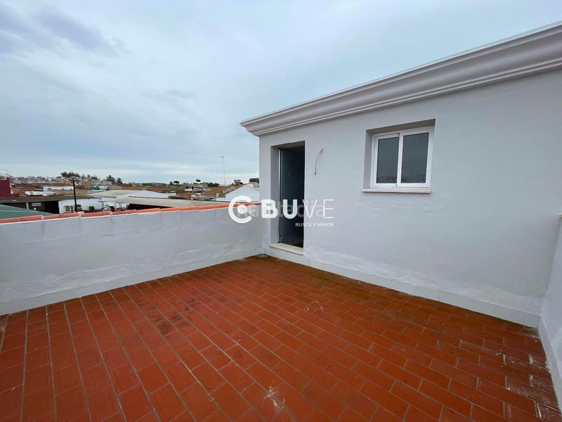 Foto a4afeb31-5c3c-4c9b-8d42-dbb1e0ae2ea1. Casa adossada amb aparcament a Almonte Almonte