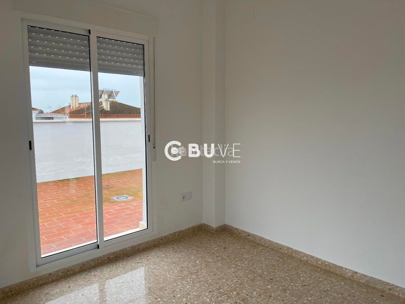 Foto c5393d7d-4fa2-4573-b1e0-1961be6476a8. Casa adossada amb aparcament a Almonte Almonte