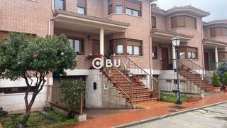 Casa a schiera  El condestable. Se vende adosado en olmedo 4 h y 3 b  valladolid