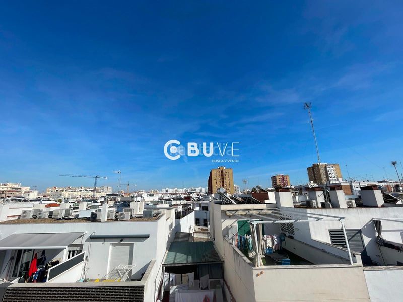 Foto 489c3437-710d-4299-abdb-a5e31d633d25. Casa amb piscina a San Carlos - San José Sevilla