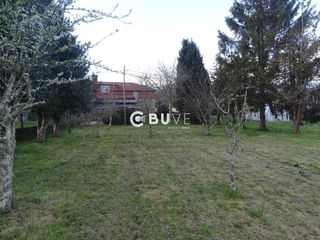 Haus  Loureiro. Se vende casa de 4 habitaciones en teo