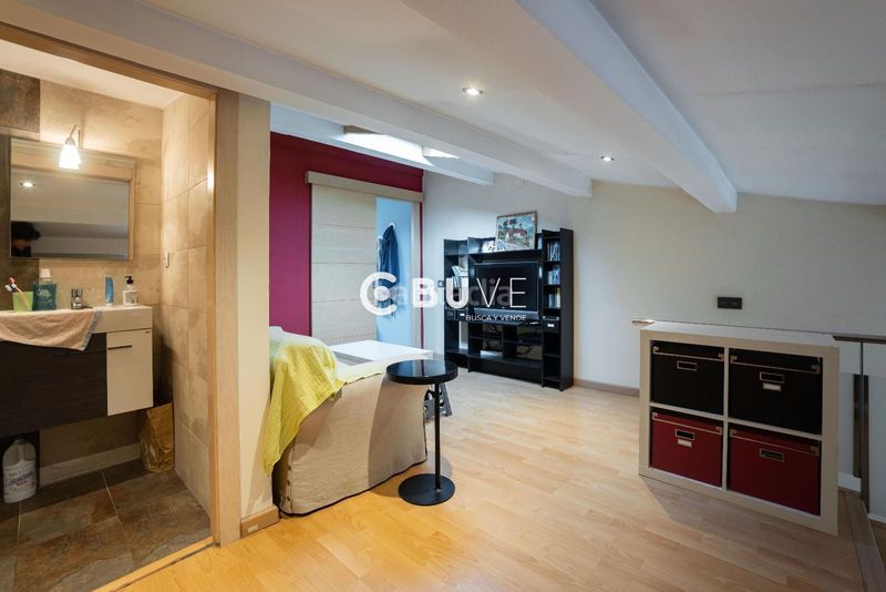 Foto d8743e3b-894c-47c4-8305-0946cb3cd9cd. Àtic amb calefacció aparcament a Covadonga Sabadell