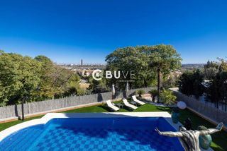 Maison jumelée  Villares altos. Chalet lujo en venta de 5 habitaciones en tomares sevilla