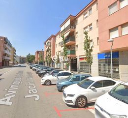 Pis  Av mossen jacint verdaguer. Se vende piso de 2 habitaciones y 2 baños  especial inversores n