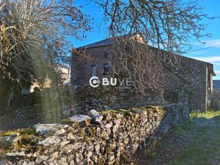 Haus  Lindoso. Buve vende conjunto rural en vega de valcarce
