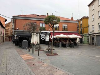 House  Serranos. Buve vende oportunidad de inversion en b. romántico, león