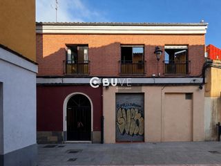 Etagenwohnung  Serranos. Buve vende oportunidad de inversion en b. romántico, león
