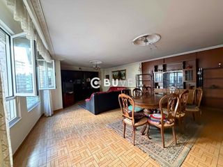 Etagenwohnung  Serranos. Buve vende oportunidad de inversion en b. romántico, león