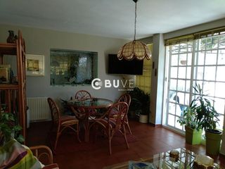 Casa  Sobrán. Se vende casa independiente de tres plantas en vilagarcía