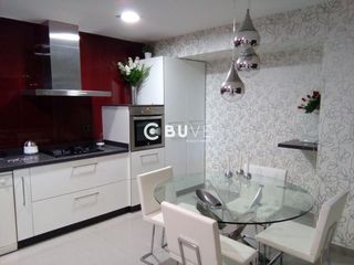Maison  Sobrán. Se vende casa independiente de tres plantas en vilagarcía