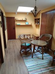 Maison  Sobrán. Se vende casa independiente de tres plantas en vilagarcía