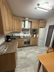 Appartement  Manuel de falla. Amplio y luminosa casa de 110m con suelos de mármol y 3 habitaci