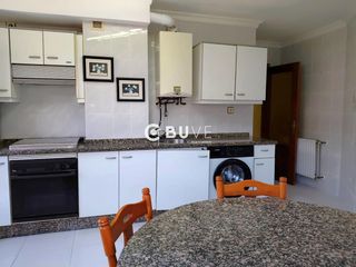 Appartement  Carlos casanueva varas. Buve vende piso en la floridavallobín