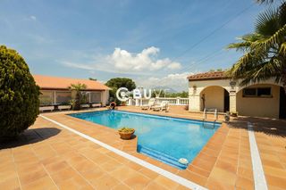 Chalet  N/a. Exclusivo chalet en les carpes abrera  con piscina y zona de oci