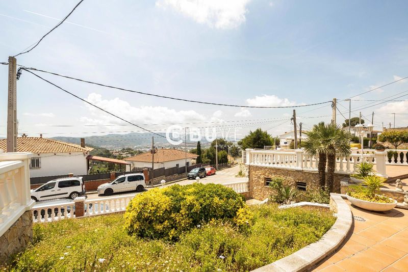 Foto 1d0b4c84-3291-44ba-9942-aba0dfbd5f5e. Xalet amb piscina a Abrera