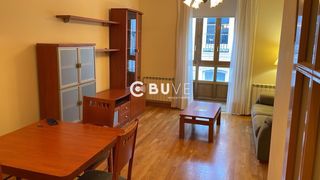 Location Appartement  N/a. Se alquila piso céntrico junto al campo grande, calle perú valla