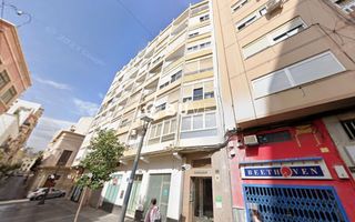Pis  N/a. Se vende piso de 3 hab en almeria  oportunidad