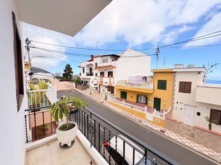 House  Echeyde. Casa en la urbanización la grimona  la zamora  los realejos